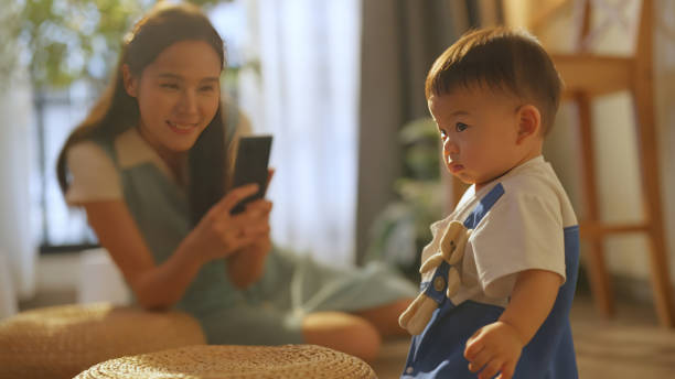 MomTok: The Digital Revolution of Modern Motherhood on TikTok